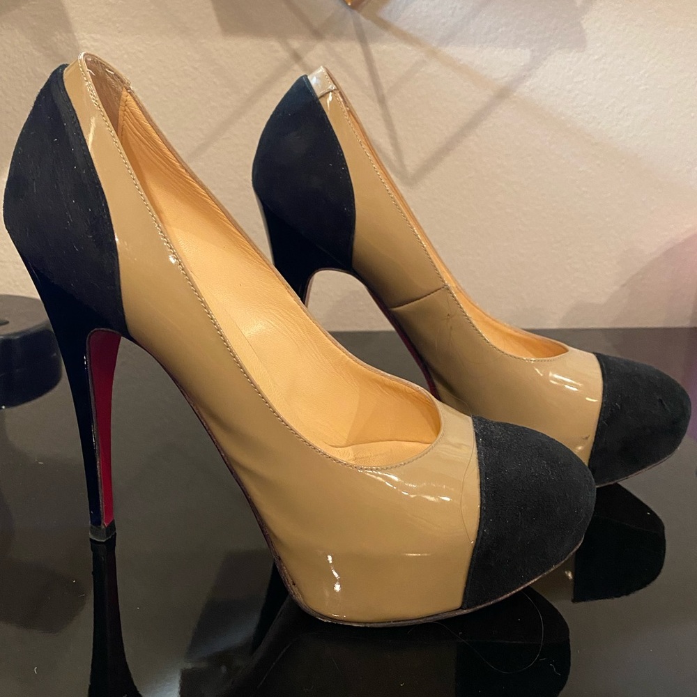 🎉Luciano Padovan Patent Leather two toned heel 38